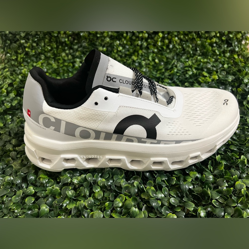 On Running Cloudmonster Men's Size 10